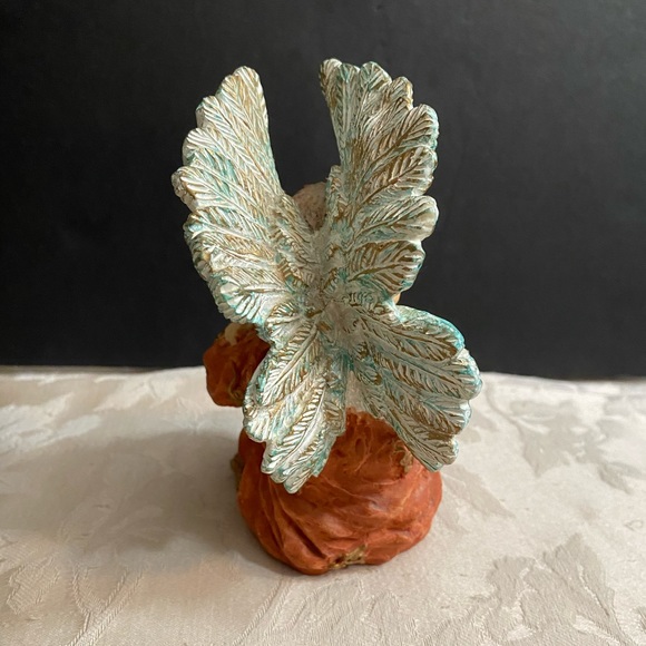 SEATED RESIN ANGEL DRESSED IN BURNT ORANGE GOWN GOLD HIGHLIGHTS ON DRESS & WINGS - Picture 11 of 11